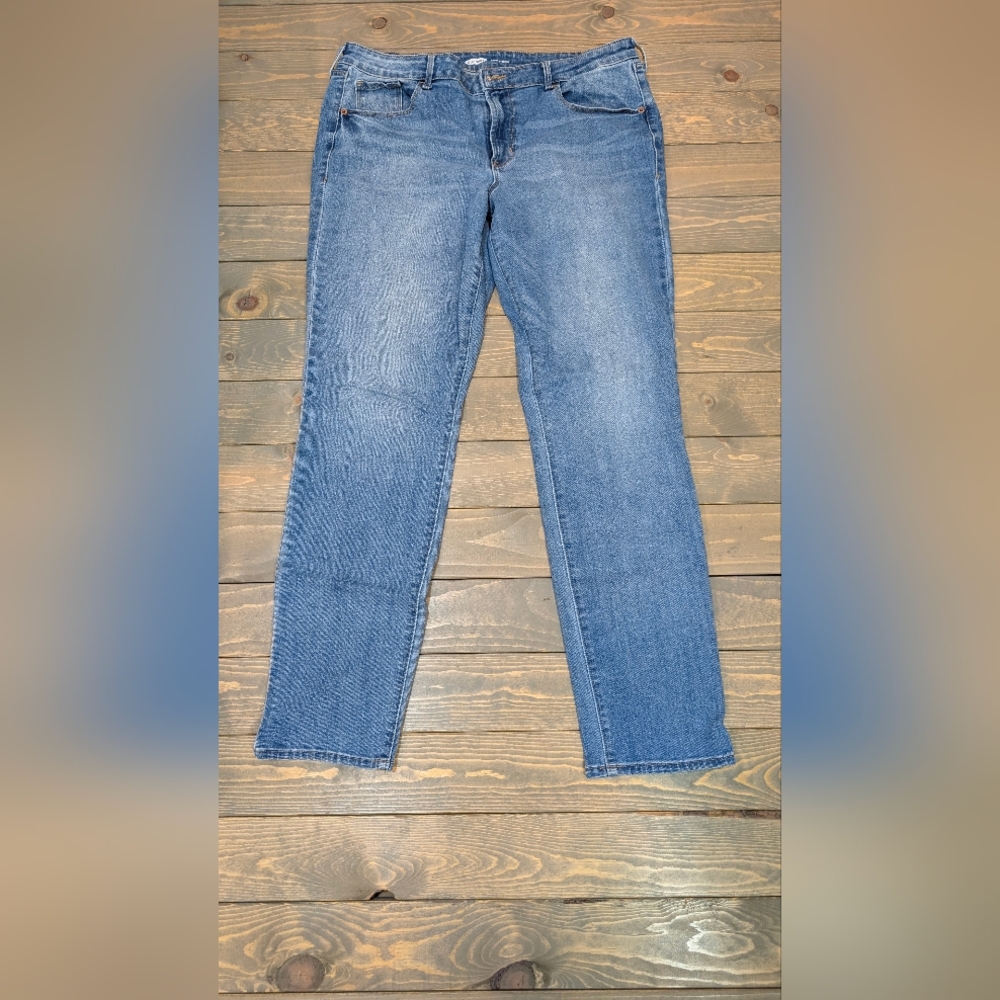 Old Navy Women's Medium Blue Straight-Leg Jeans
